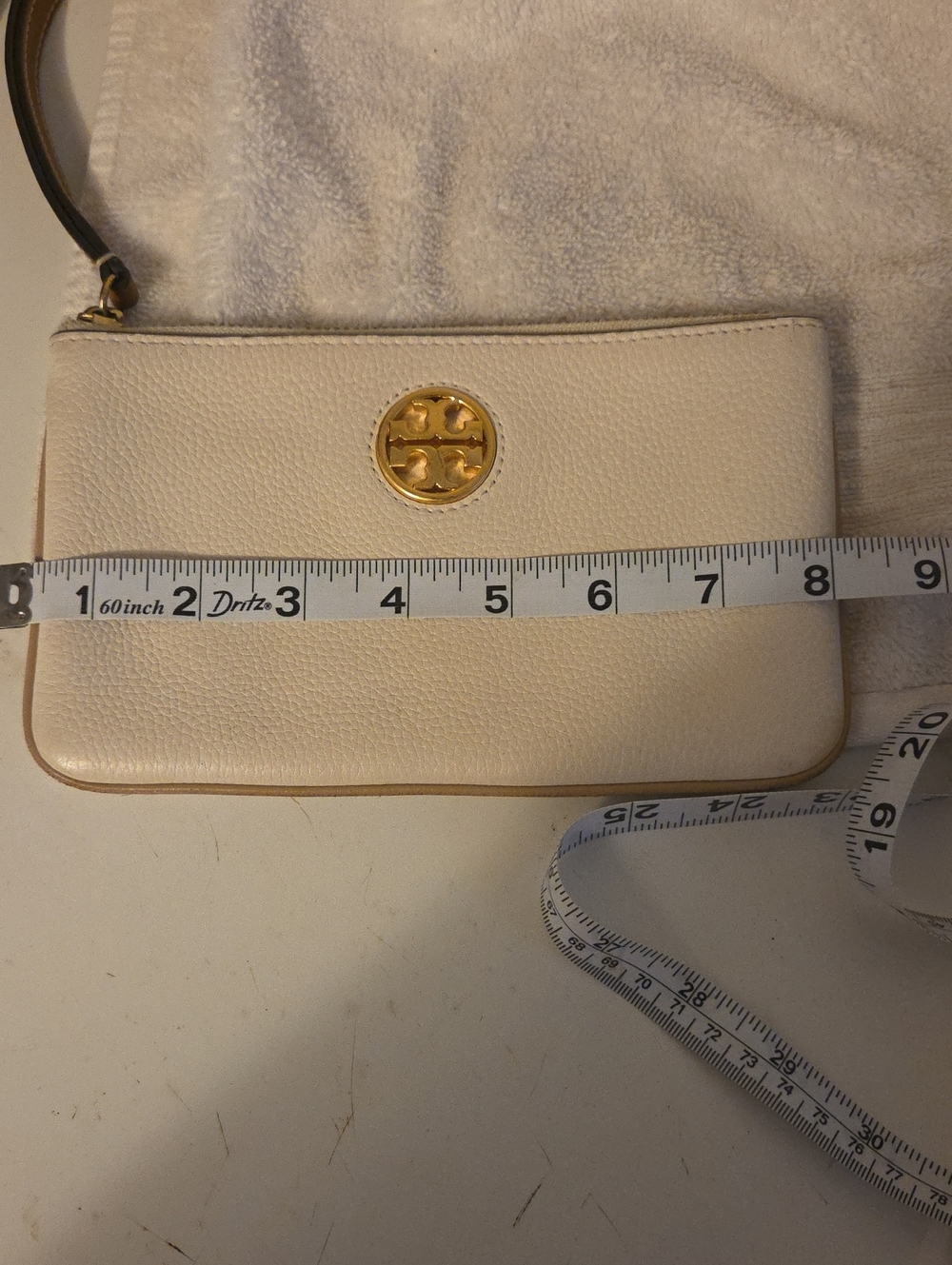 Tory Burch Cream Wristlet Clutch with Gold Logo Preloved Great Condition - Picture 5 of 8